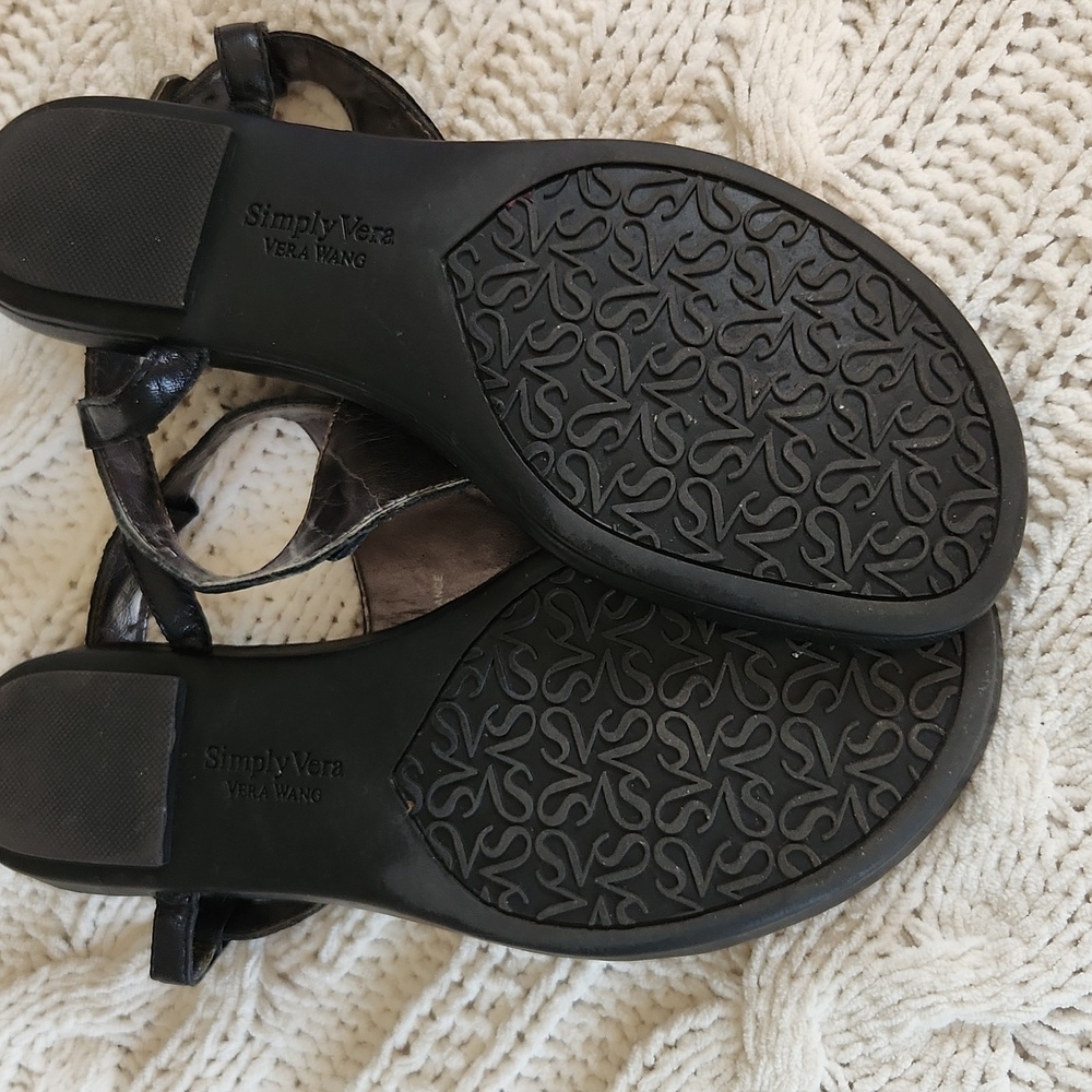 Sandals - Picture 5 of 10